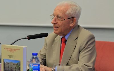 Del studium generale de Alcalá a la Real Academia de Doctores de España. 1293-2017 Simbiosis Universidades Cisnerianas y Academia de Doctores Del studium generale de Alcalá a la Real Academia de Doctores de España. 1293-2017 Simbiosis Universidades Cisnerianas y Academia de Doctores